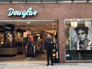 Sicherheitspersonal vor Dougals